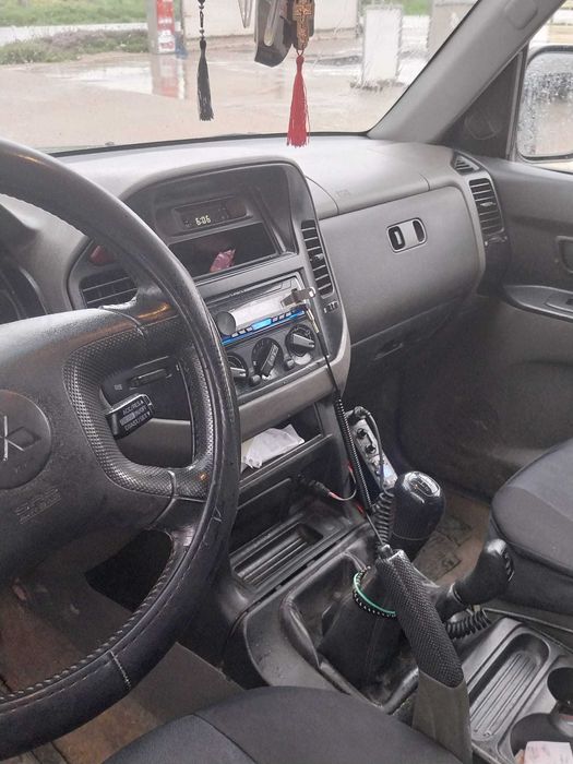 Vând Mitsubischi Pajero