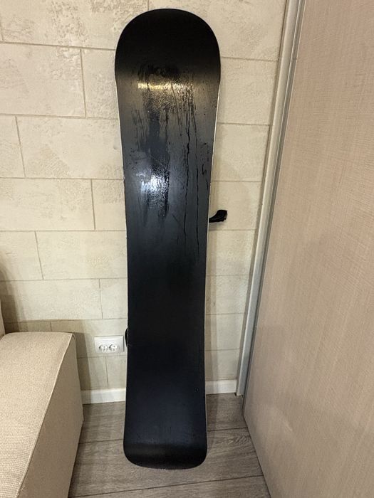 Placă snowboard 153 cm + legături – stare foarte bună