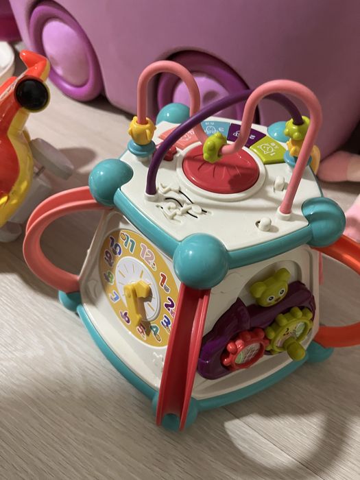 Игрушки все в рабочем состояний и коврик