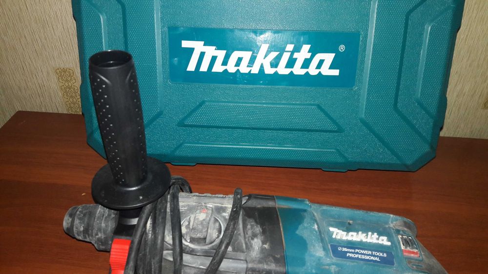 Перфоратор Makita б/у