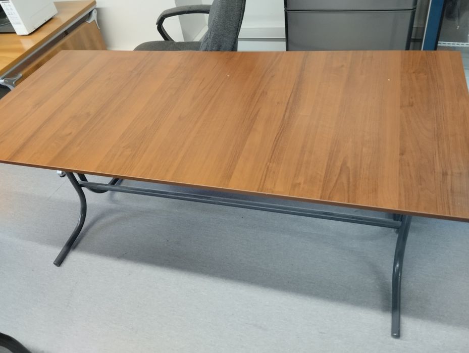 Продам столы офисные