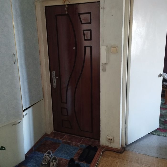 СЕРГЕЛИ 7 - продаю квартиру 4/3/9  рядом со школой 300.