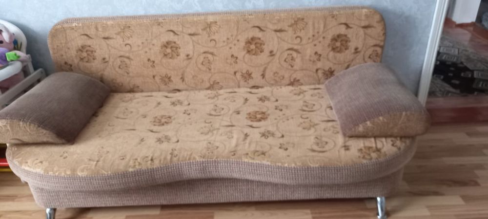 Продам диван хороший
