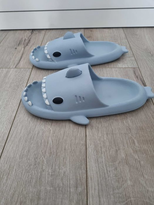 Slapi Comfy Shark albastrii