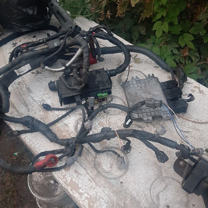 Запчасти на ниссан ноут