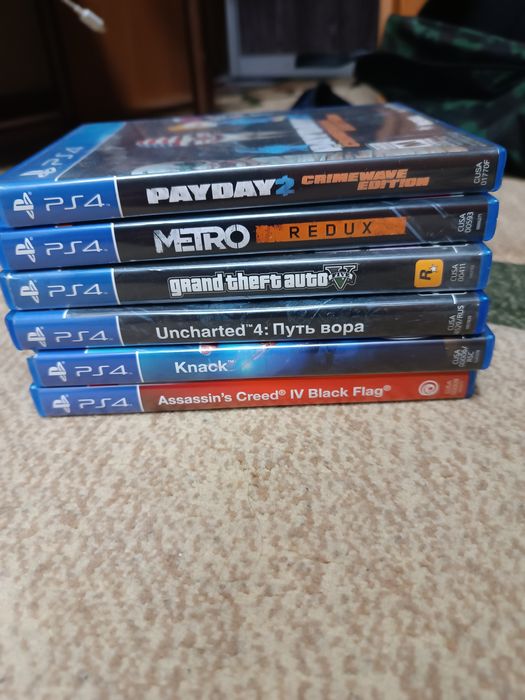 Продам ps 4 Слим в отличном состоянии