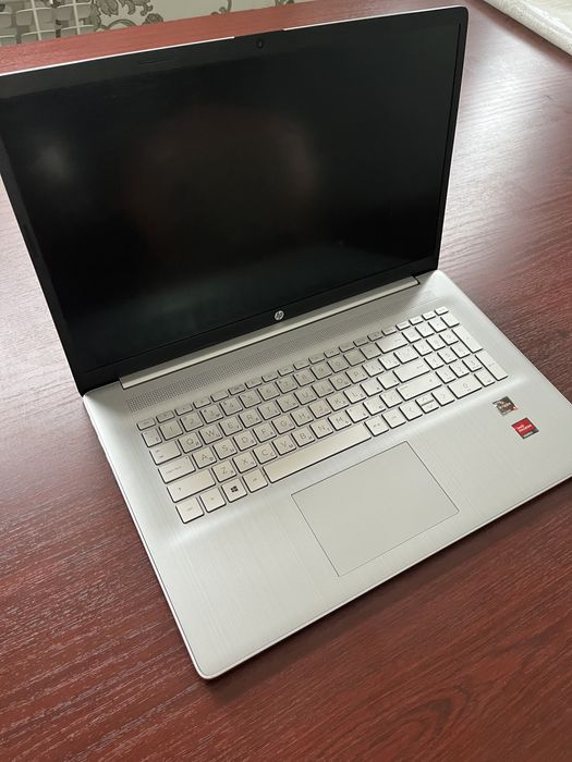 Hp -17 SSD-512 GB