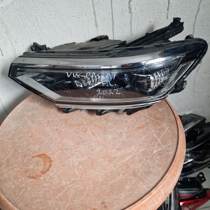 VW passat B8 F.L. Matrix IQ-light 2022 ляв фар