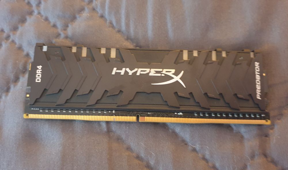 Продавам Ram 2 x 8G HYPER X  Predator DDR4