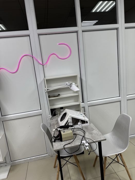 Сдам рабочие место мастеру маникюра