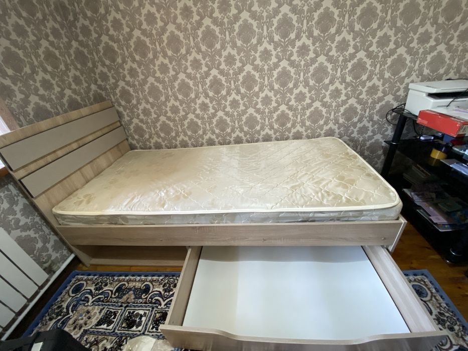 Односпальный диван с матрасом