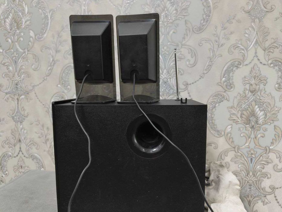 Компьютерная акустика Microlab M-700V 5.1 на запчасти или ремонт