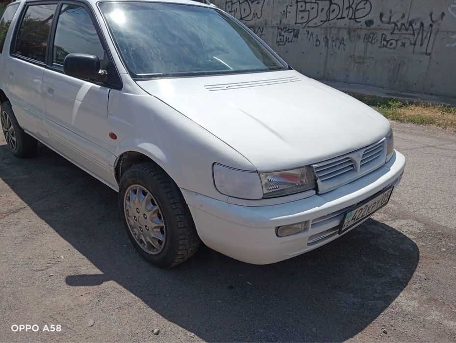mitsubishi space Wagon