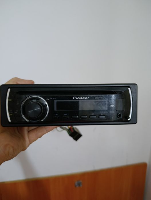 Продам магнитолу Pioneer в хорошем состоянии
