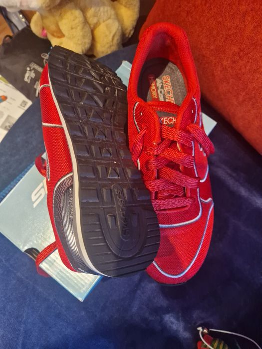 Adidași Skechers