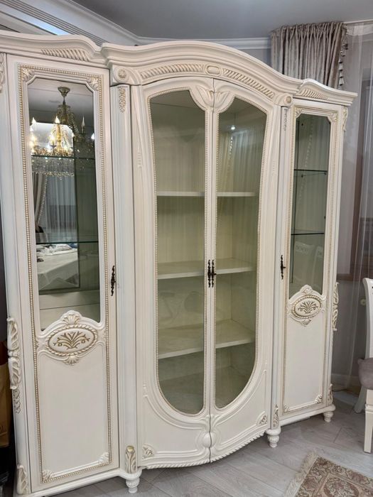 Продам сервант )