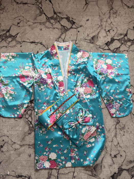 Продам японский костюм для девочки