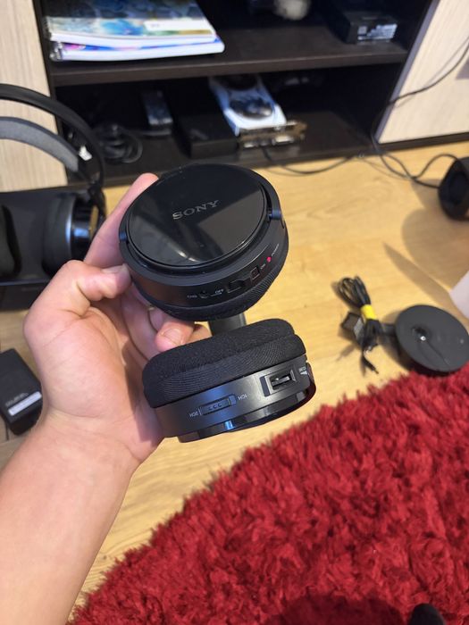 Pachet 2 Perechi Căști Wireless TV Sony (MDR-RF855RK + MDR-RF811RK) cu Stații de Încărcare