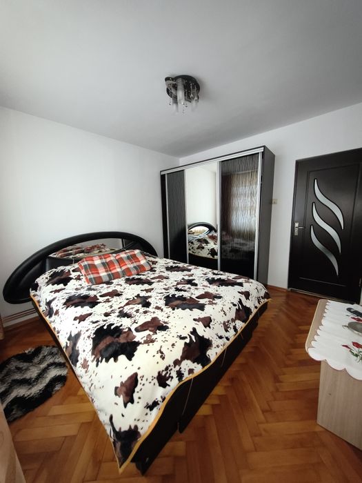 Închiriez Apartament 2 camere,zonă liniștită
