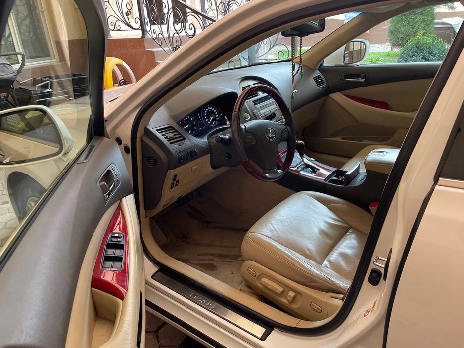 Продается Lexus ES 350 с первых рук