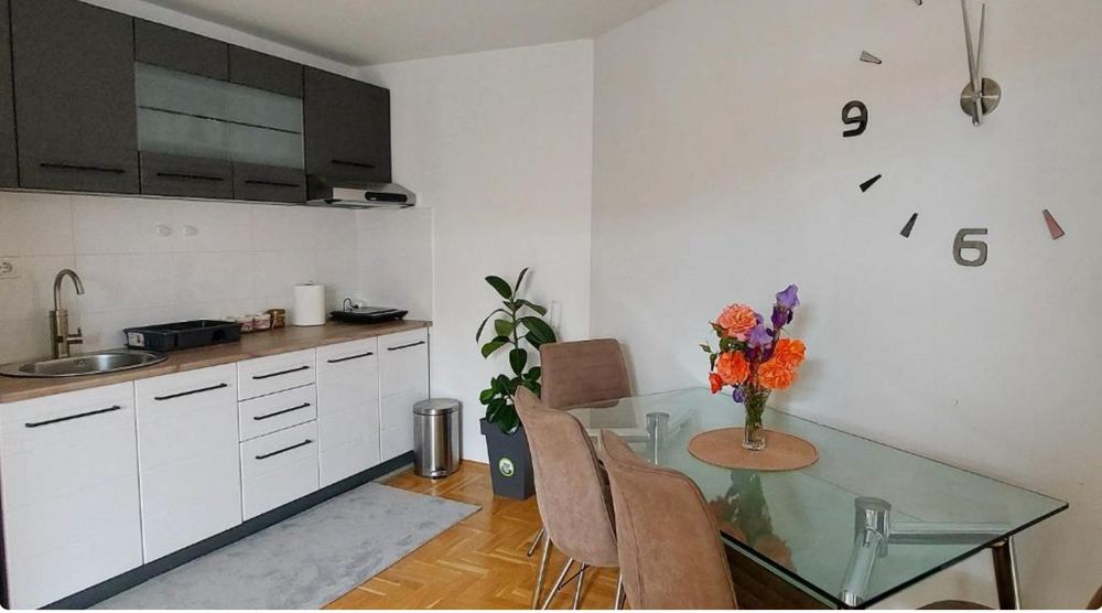 Дава се под наем Двустаен апартамент в София, Хиподрума - 52 кв.м за 498.27 € - Снимка #2