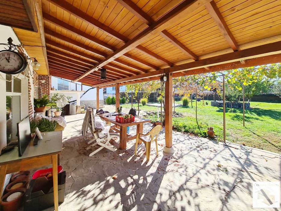 175097 Реновирана къща с голям двор в с. Богатово, 4 км. от Севлиево