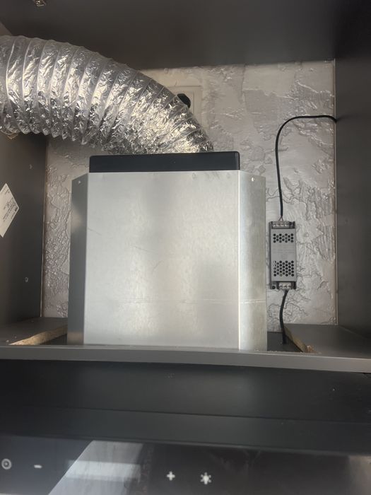 Vitichka kuxiniy mebelniki yangi 10kuncha ishlayilgan xolati chotki