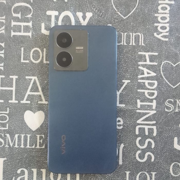 Продам телефон Vivo22
