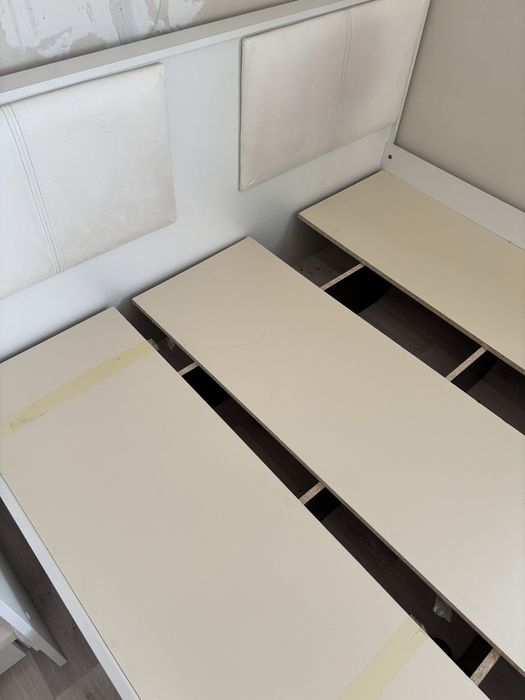 Двуспальная кровать