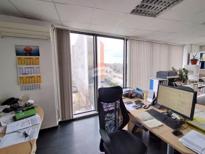Продава се Офис в Варна, Западна промишлена зона - 89 кв.м за 1146 €/кв.м - Снимка #2