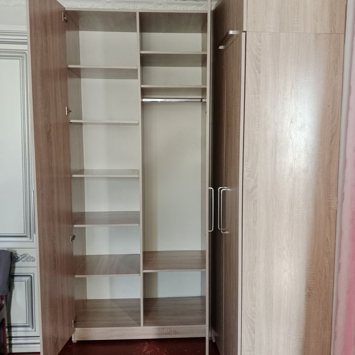 Продам угловой шкаф, 4- дверный