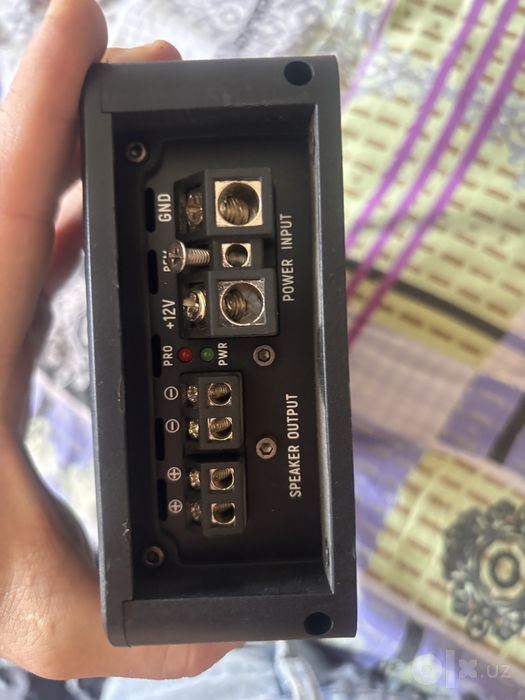 Продаётся уселитель 1800w AMR