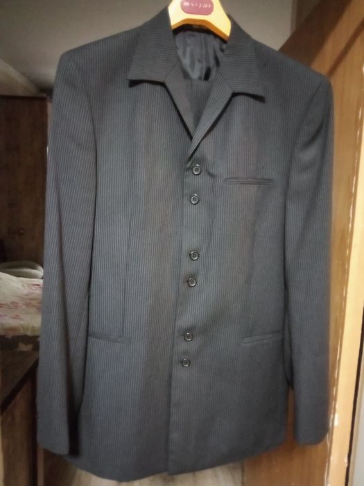 Костюм мужской .