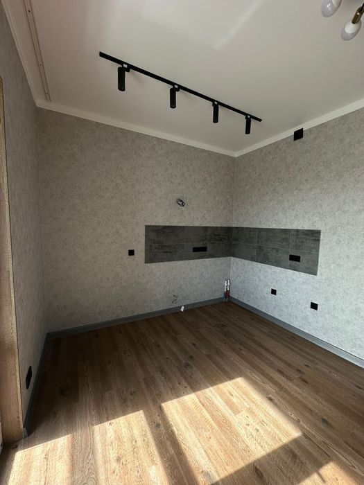 Поклейка обоев недорого