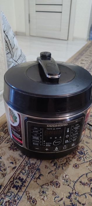 Мультиварка  почти новый