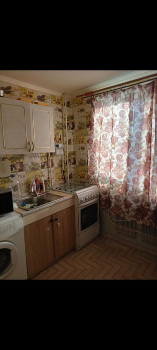 Сдам 1 ком. район Айсберг, мебель частично