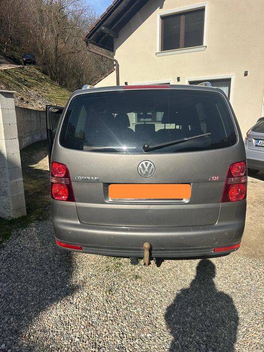 Vând mașină Volkswagen Touran