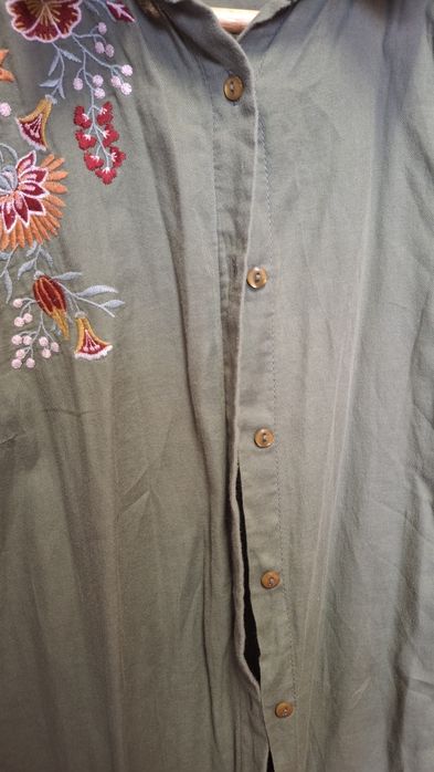 Cămașă lungă verde cu broderie florală