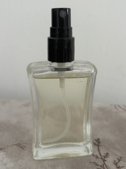 мъжки парфюм(70% парфюмен екстракт и 30%алкохол) много силен