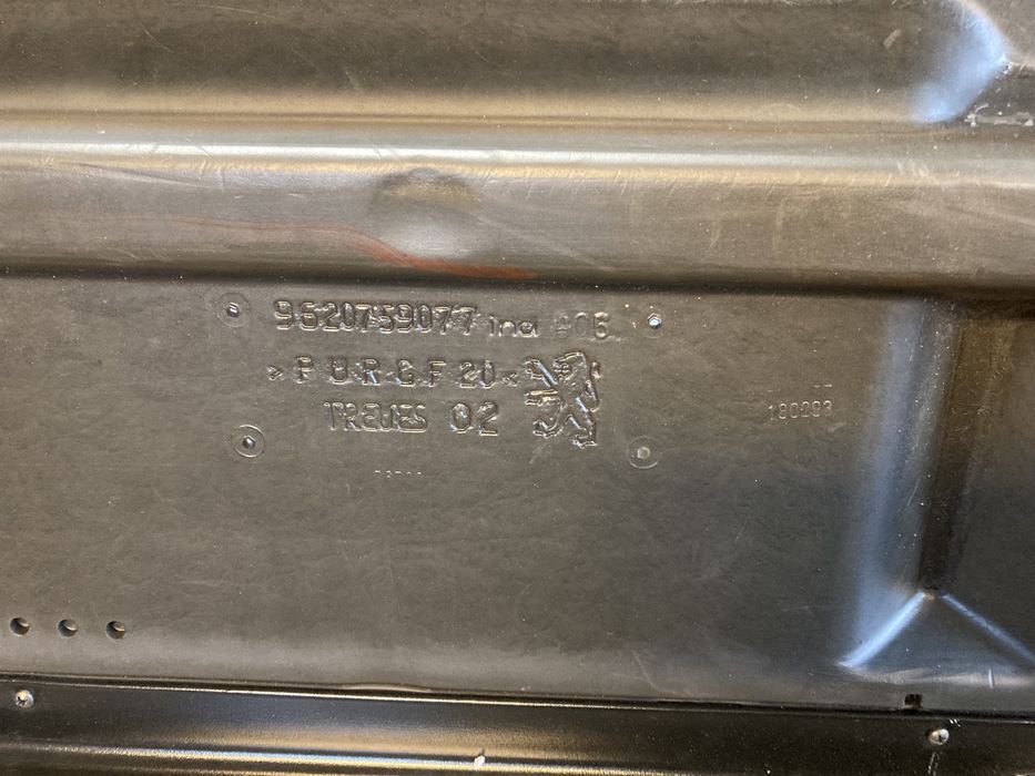 Кора за багажник за Пежо 406 2002- 2006