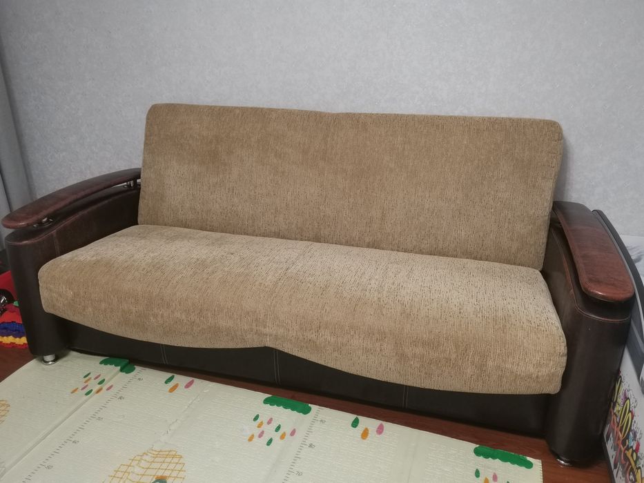 Диван (мягкая мебель)