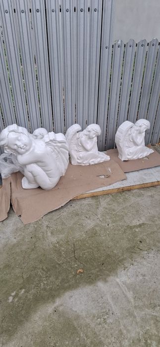 De vinzare decoratiuni gradina