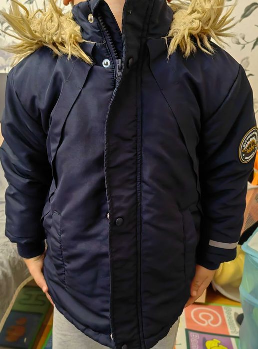 Детско зимно яке с качулка.
