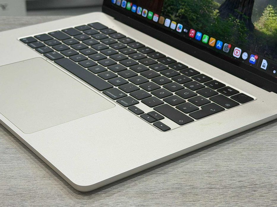 MacBook Air 15” M4 – 16GB RAM / 512GB SSD