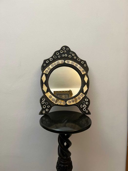 Oglinda cu rama din sidef montat pe cupru bibelou bibelouri veche