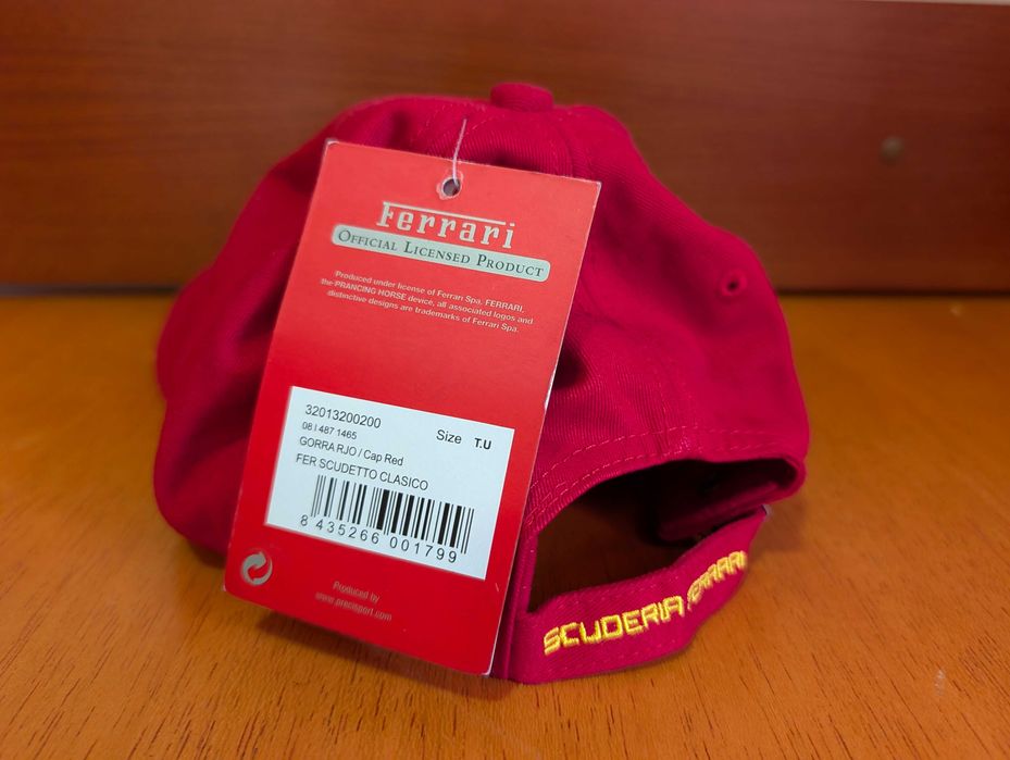 Шапка с козирка Scuderia Ferrari F1, оригинална, чисто нова, червена, Формула 1