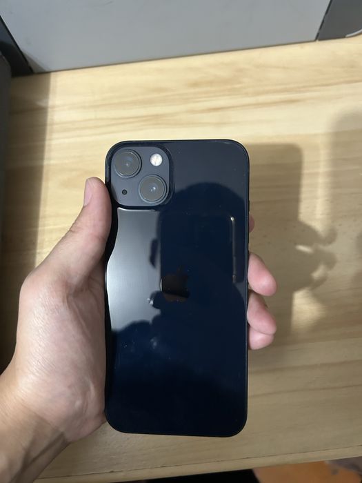 Продам Iphone 13