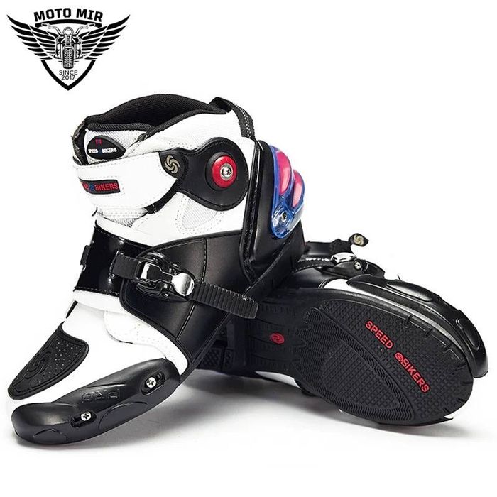 В наличии имеются профессиональныe MOTO RBIKE ботинки
