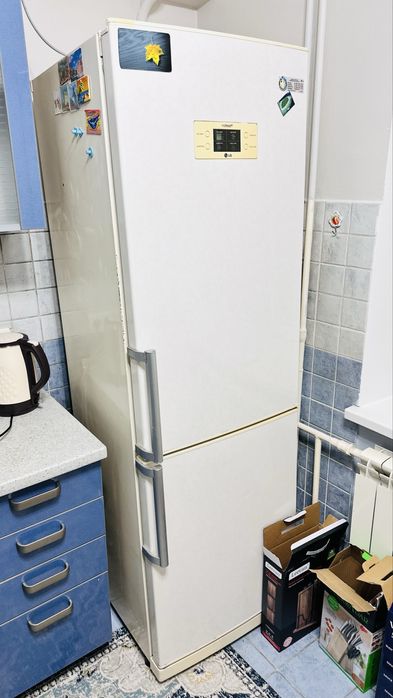 Холодильник LG в рабочем состоянии