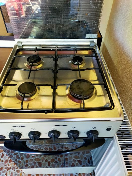 Aragaz Zanussi inox